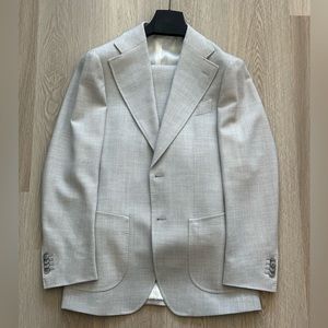 Like New Suitsupply Light Grey Havana Suit (38R)